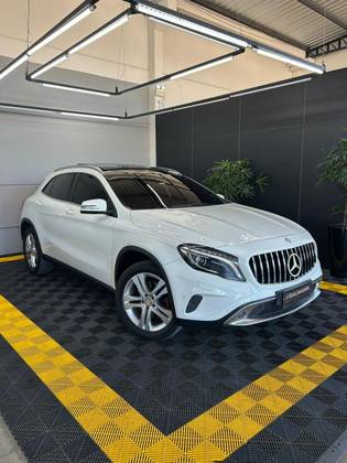 MERCEDES-BENZ GLA 250 2.0 16V TURBO GASOLINA SPORT 4P AUTOMÁTICO MERCEDES-BENZ GLA 250 2.0 16V TURBO GASOLINA SPORT 4P AUTOMÁTICO